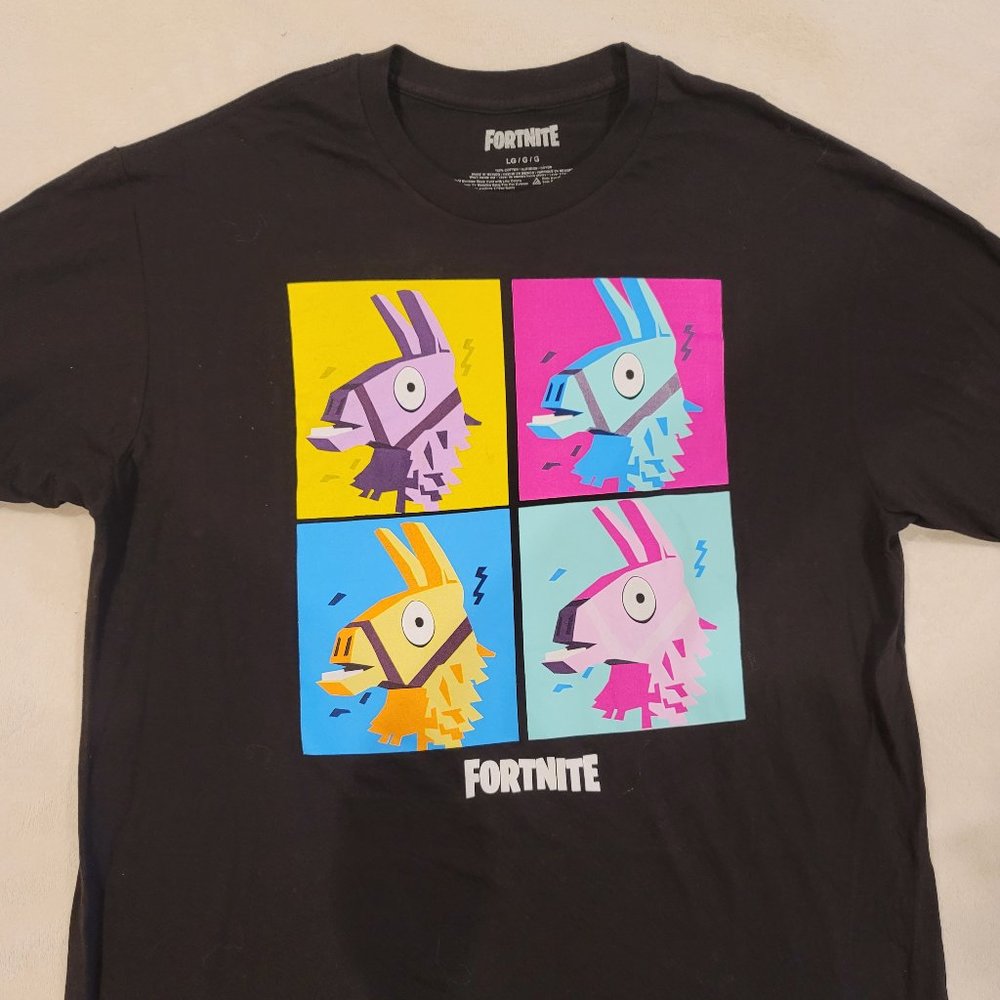 Fortnite Loot Llama Piñata Shirt Men's Medium